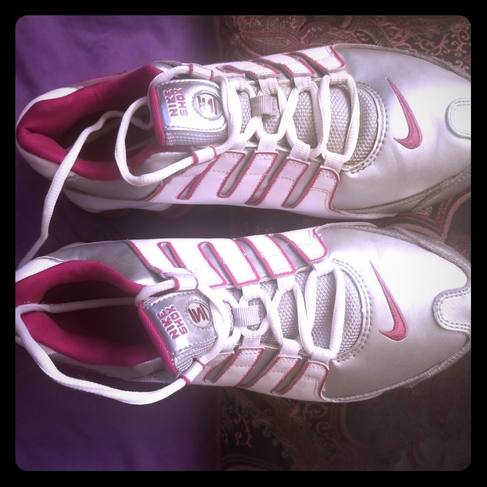 NIKE SHOX Sneakers